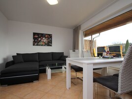 Bungalow | Dining