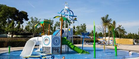 Bungalow | Uima-allas | Ulkouima-allas