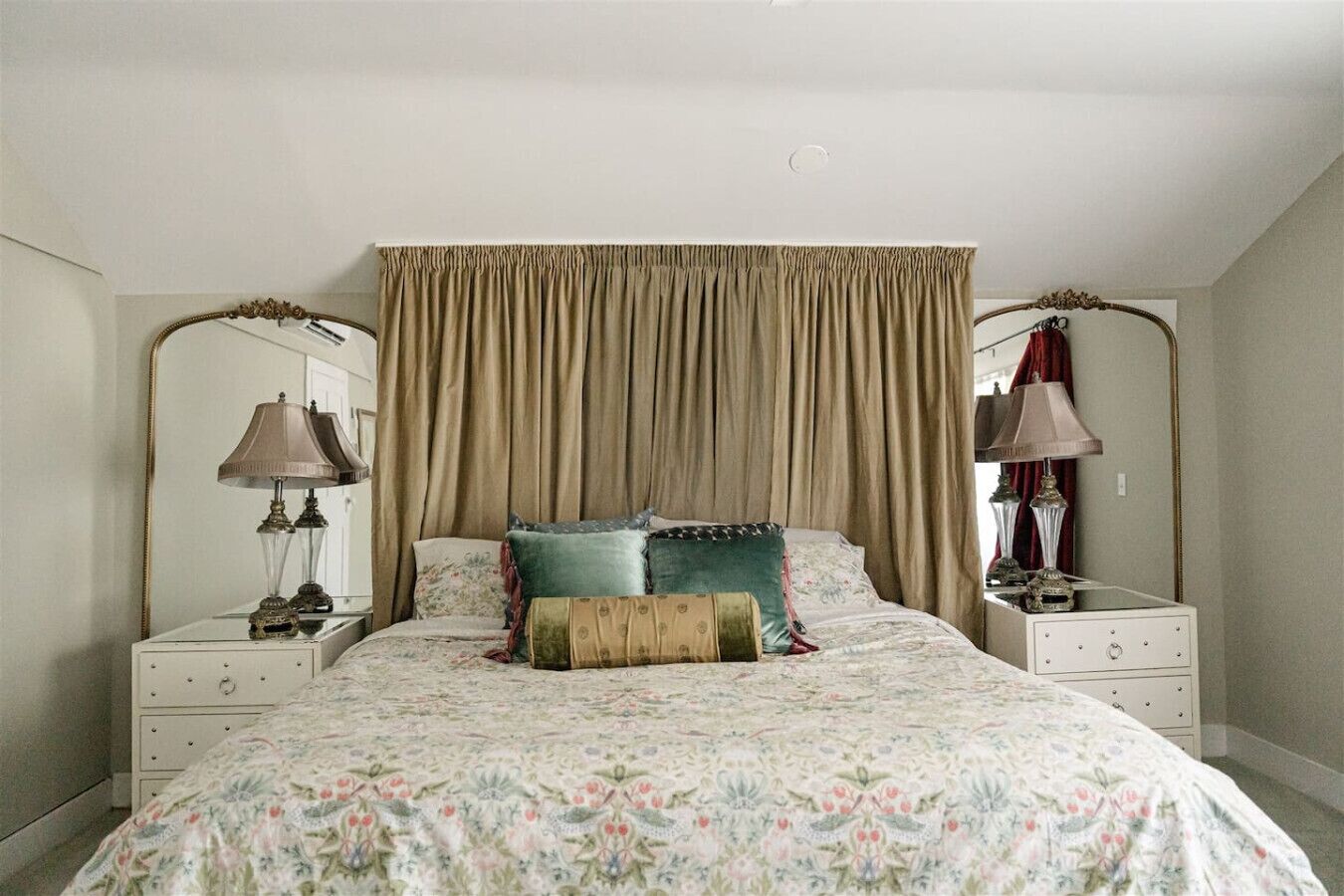 3 soverom, strykejern/-brett, wi-fi og sengetøy