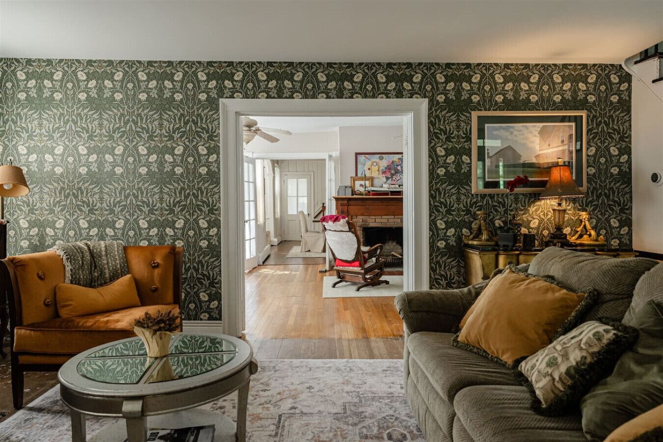 Smart-TV, peis og kontorer