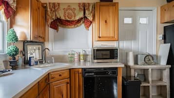 Mikrowelle, Ofen, Herdplatte, Geschirrspüler