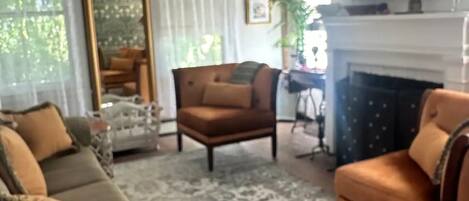 Televisor intel·ligent, llar de foc i oficines