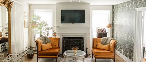 Smart TV, fireplace, offices