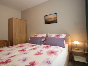 2 bedrooms, individually furnished - Apartment in Strackholt (Grosefehn)