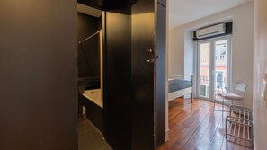 1 chambre, fer et planche à repasser, Wi-Fi gratuit, draps fournis