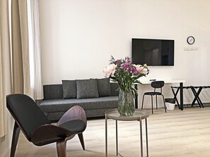 In-room safe, desk, soundproofing, iron/ironing board - Anny 5 Apartamenty (Kraków)