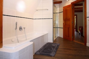 House | Bathroom - Ferienhaus Monika in Wendorf im Bernstein Resort (Kuhlen-Wendorf)