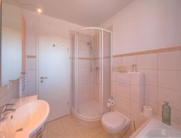 Apartment | Bathroom | Towels