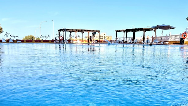 Apartment | Pool | Outdoor pool - Apartment in Malaga With Sea Views & Pool (Torremolinos)