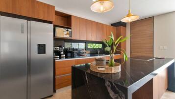 Fridge, microwave, oven, stovetop