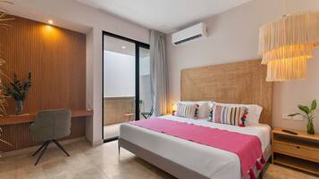 2 bedrooms, desk, iron/ironing board, WiFi