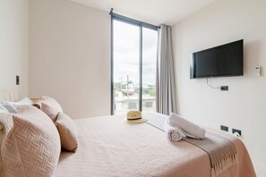 2 habitaciones, escritorio, tabla de planchar con plancha y wifi 