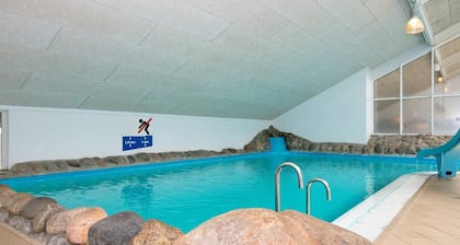 4 Person Holiday Home on a Holiday Park in Hemmet