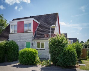 House | Exterior - Nice Holiday Home Near Beach (Wemeldinge)