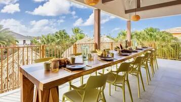 Villa Premium | Terraza o patio