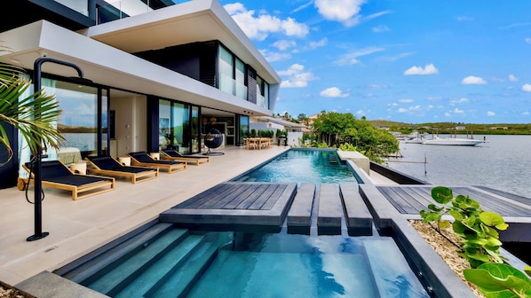 Apartamento superluxo | Roupas de cama premium, espaço de trabalho para notebook