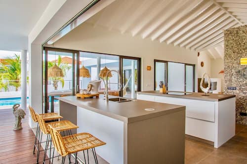 Superior Villa, Pool View | Private kitchen | Fridge, microwave, oven, stovetop
