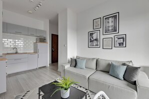 Comfort Apartment, Balcony | 1 bedroom, iron/ironing board, free WiFi