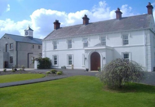 Twin Room Ensuite Near Hillsborough Palaces