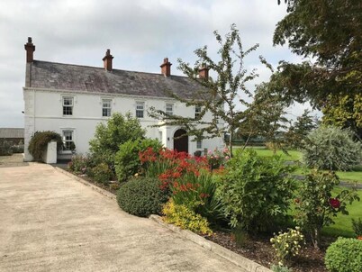 Twin Room Ensuite Near Hillsborough Palaces