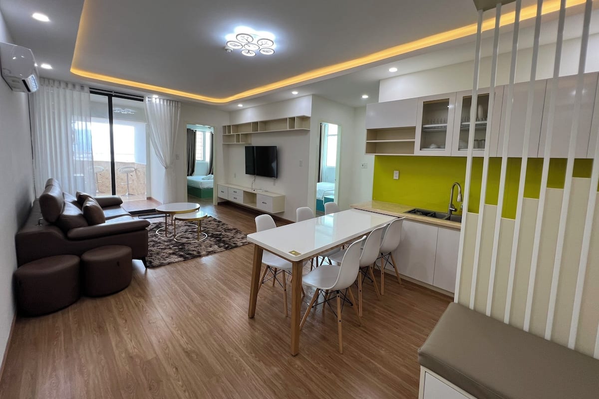 Family Apartment, 3 Bedrooms, Balcony, Beach View | In-room dining