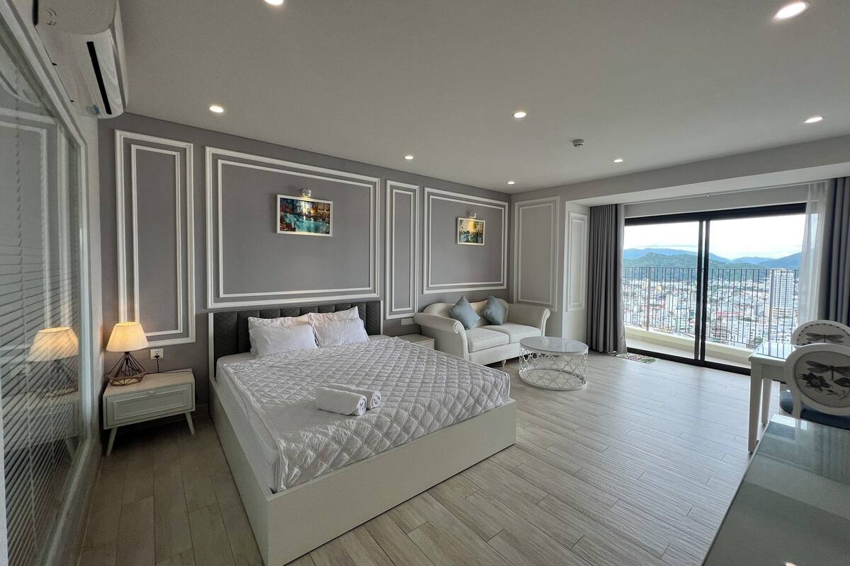 City Apartment, 1 Bedroom, Balcony, Beach View