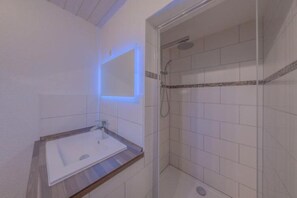 House | Bathroom - Ferienhaus im Ferienpark Mirow (Mirow)