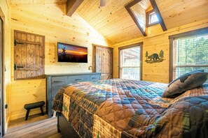 1 bedroom, desk, free WiFi, bed sheets - Beautiful 1BD Cabin w/ Fireplace! FirePit + Arcade (Sevierville)