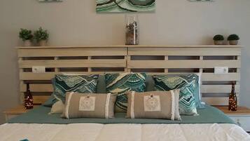 4 slaapkamers, een strijkplank/strijkijzer, wifi, beddengoed