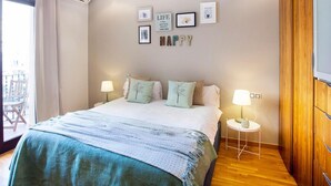 Apartment | 1 bedroom, iron/ironing board, bed sheets - Apartment in Barcelona Near Seabeach (Barcelona)