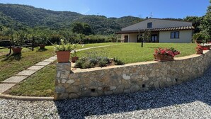 Villa | Exterior - House in Tuscany Near Pisa & Lucca (Lucca)
