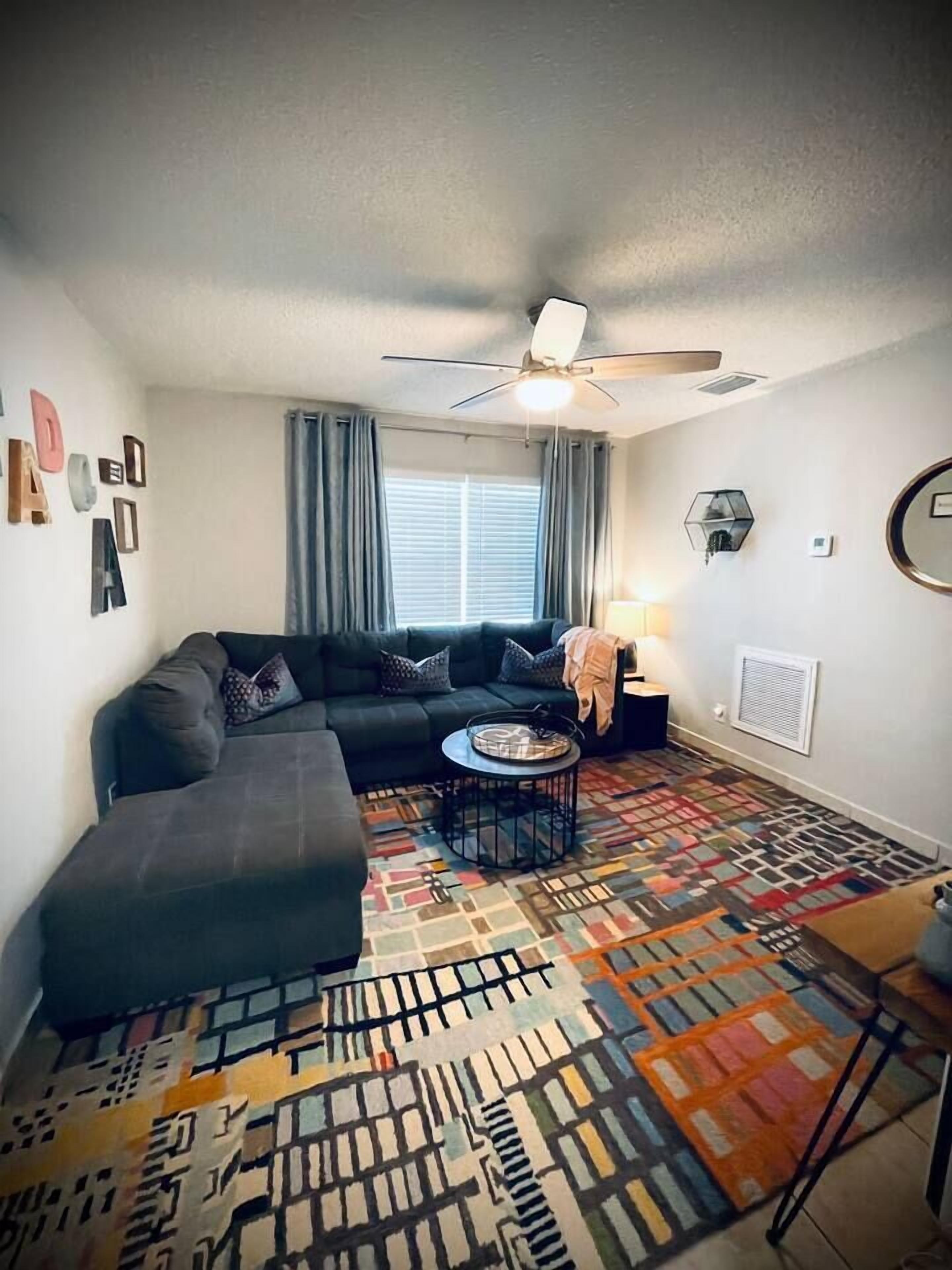 01 Best Of Fll - Cozy 2 Bdrm Apt - Davie, FL