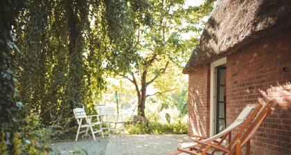 Kathe am Deich Modern Retreat