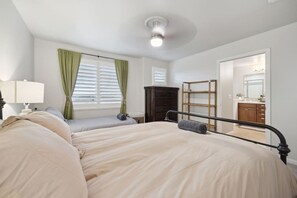 Desk, iron/ironing board, travel cot, WiFi