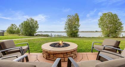 Centrally located Home near MCR, Blue Arena, I-25, RMNP easy access, Pool Table!