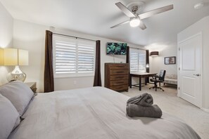 3 chambres, fer et planche à repasser, Wi-Fi, draps fournis
