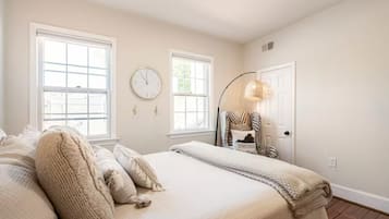 3 bedrooms, iron/ironing board, travel crib, WiFi