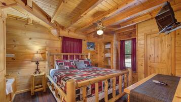 Cabin, Multiple Beds, Hot Tub, Mountain View (A Bearz Haven) | 2 bedrooms, individually decorated, individually furnished, bed sheets