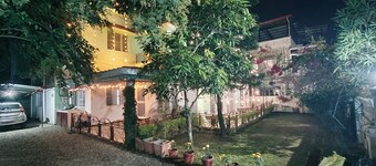 the CLEANest & GREENest home @ Mussoorie Rd; w/ Parking, WiFi, BBQ, Bonfire, etc