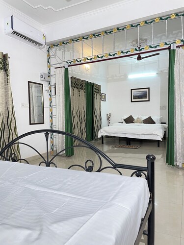 the CLEANest & GREENest home @ Mussoorie Rd; w/ Parking, WiFi, BBQ, Bonfire, etc