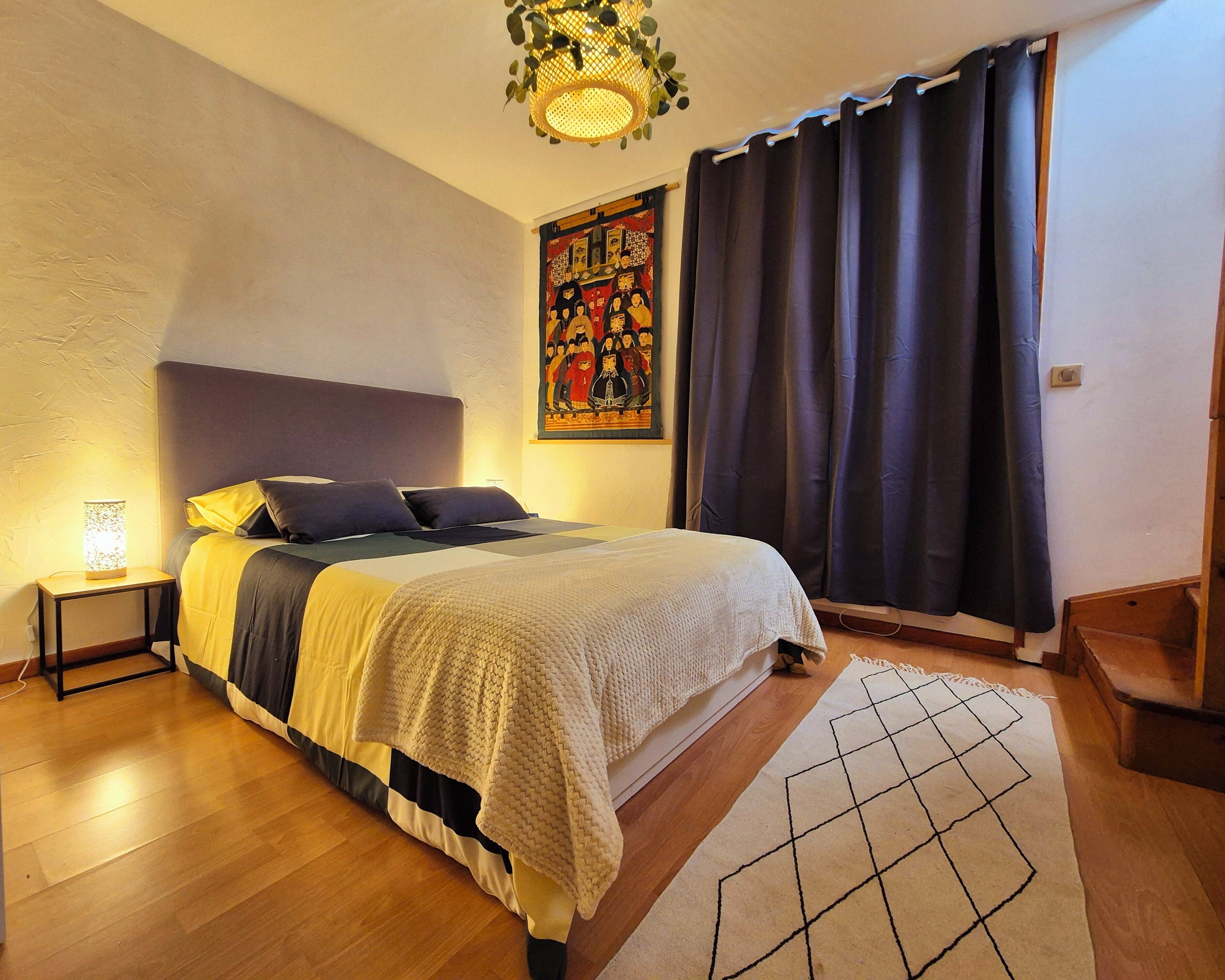 2 chambres, fer et planche à repasser, Wi-Fi, draps fournis