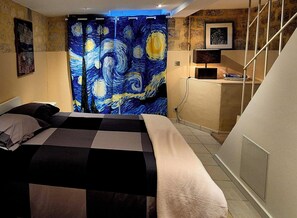 2 chambres, fer et planche à repasser, Wi-Fi, draps fournis