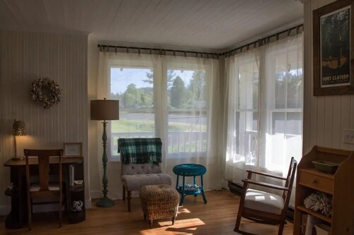 Seaview Beach Bungalow