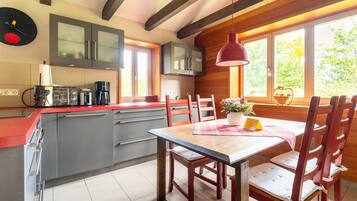 House | Private kitchen | Electric kettle, toaster