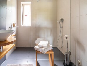 House | Bathroom - Holiday Home in Allrode With Garden (Thale)