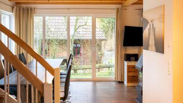 House | Pemandangan dari hartanah