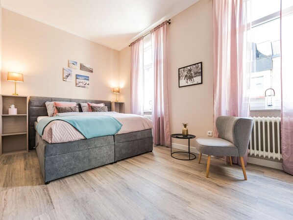 1 bedroom, bed sheets - Cozy Terrace Apartment (Bad Camberg)