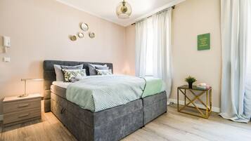 Apartment | 1 bedroom, bed sheets