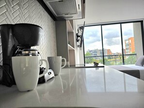 Studio (513) | Rideaux occultants, fer et planche à repasser, Wi-Fi gratuit