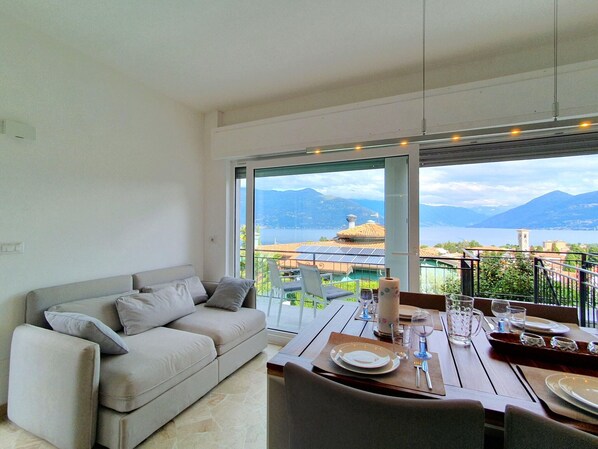 Dining - House in Germignaga Near Lake Maggiore (Germignaga)